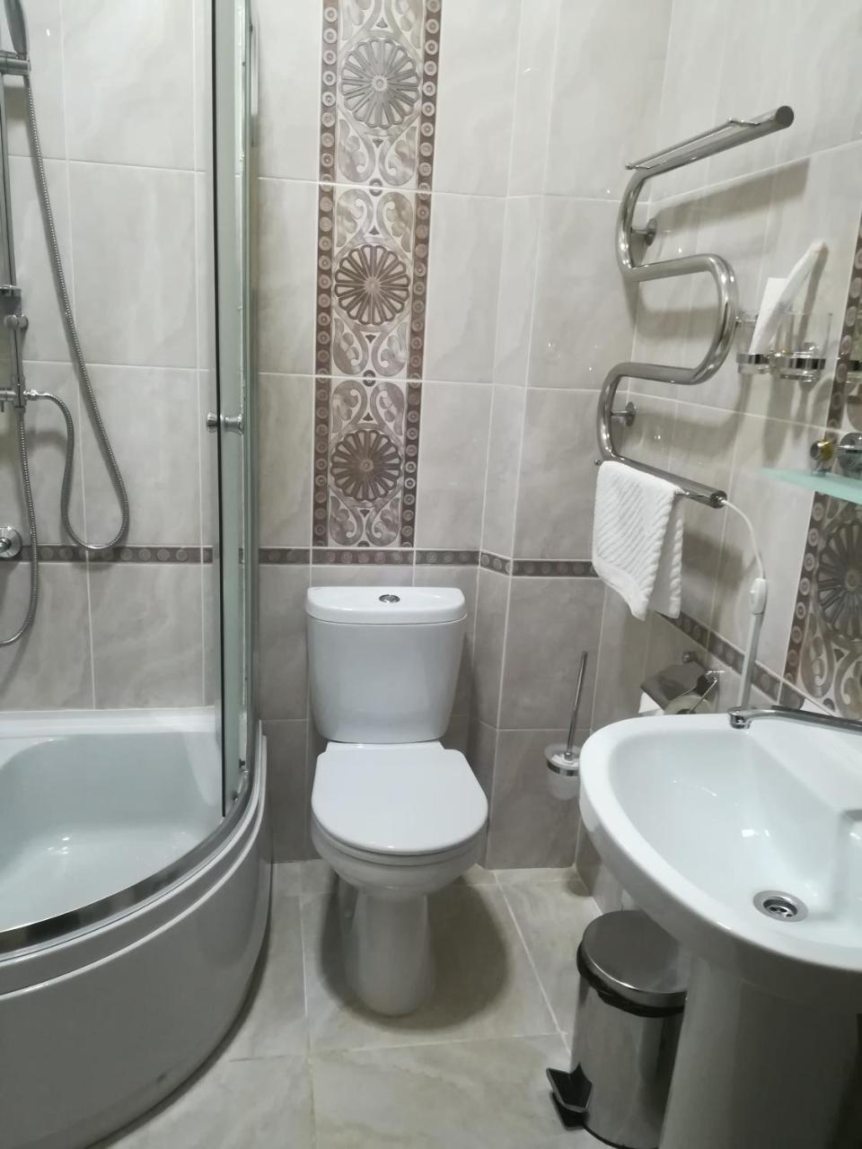 Hotel Bahetle Ekibastuz Buitenkant foto